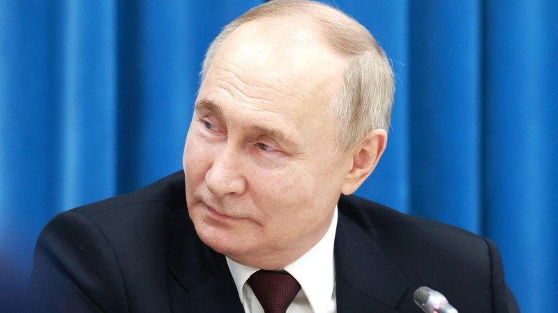 Путин осматривает в Краснодаре "Дворец самбо"